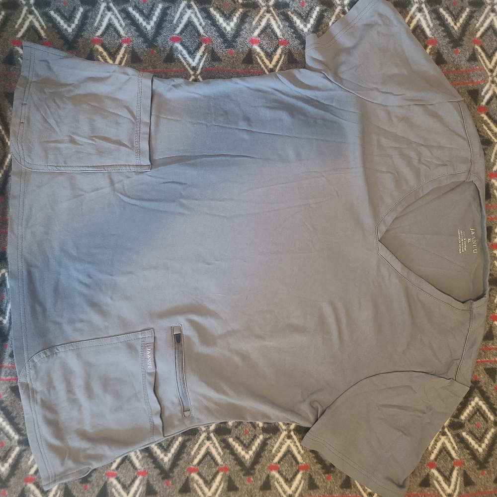 Jaanuu scrub top. Gray XL